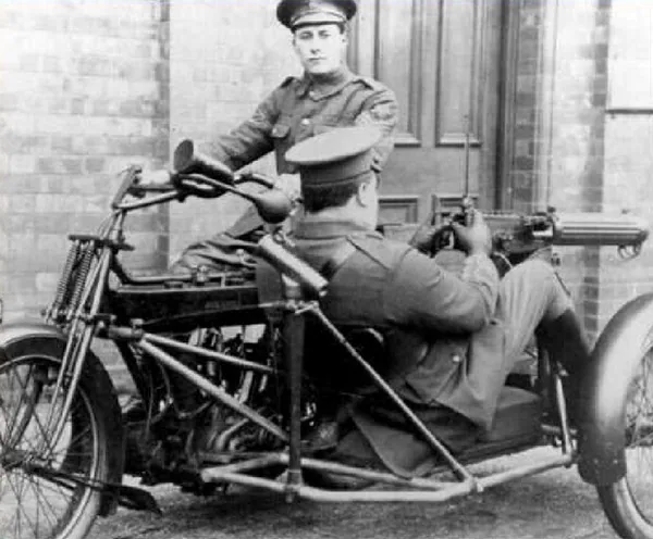 Do Reino Unido à Índia: conheça a história da Royal Enfield, marca de motos centenária que chega ao Brasil
