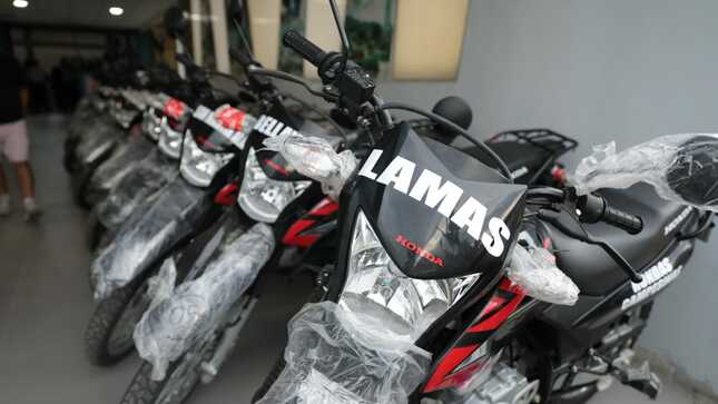 Las 45 unidades entregadas son motocicletas lineales de 150 CC, marca HONDA, modelo XR de color negro y con toda la documentación en regla