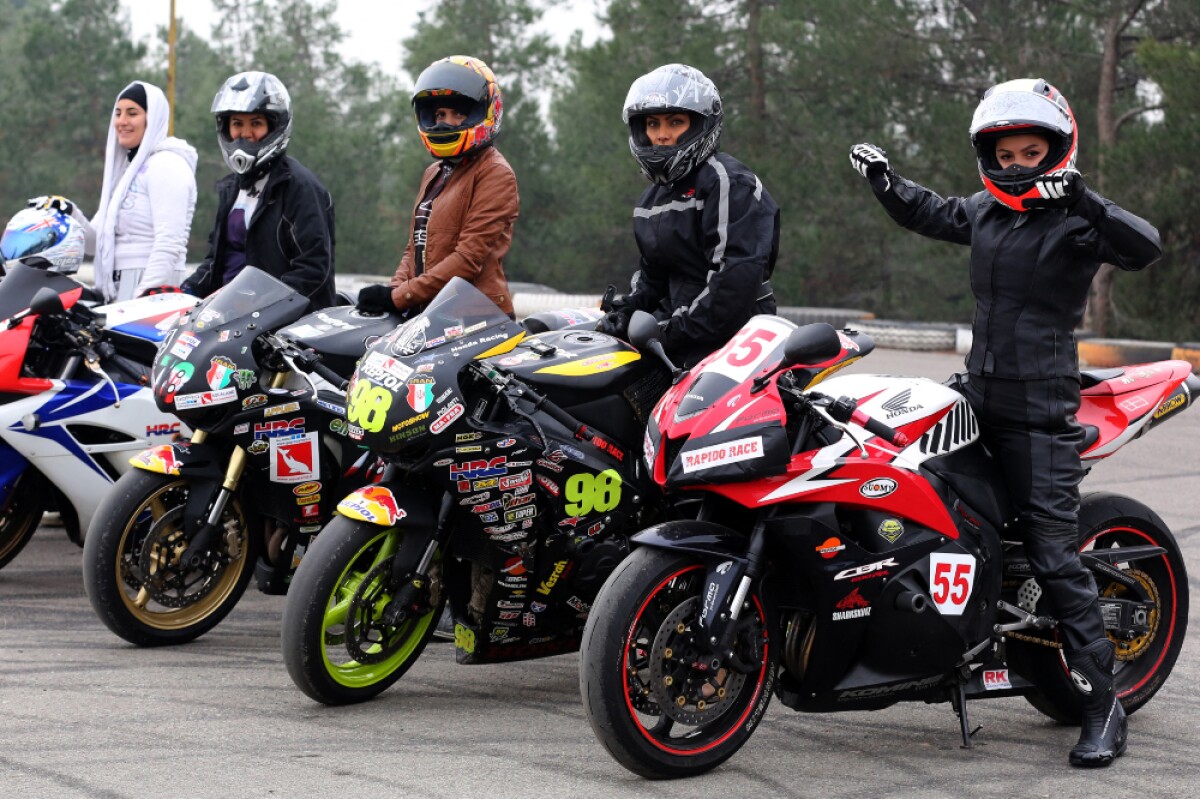 La historia de Maryam Talaí, una mujer que ha 'roto' barreras, en Irán, a  bordo de una motocicleta | Deportes | CaracolSports