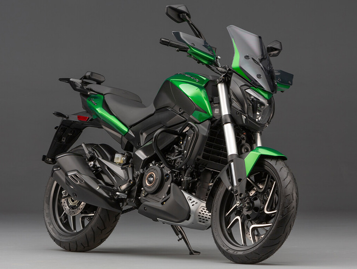 DOMINAR 400 - é na Newvia Bajaj