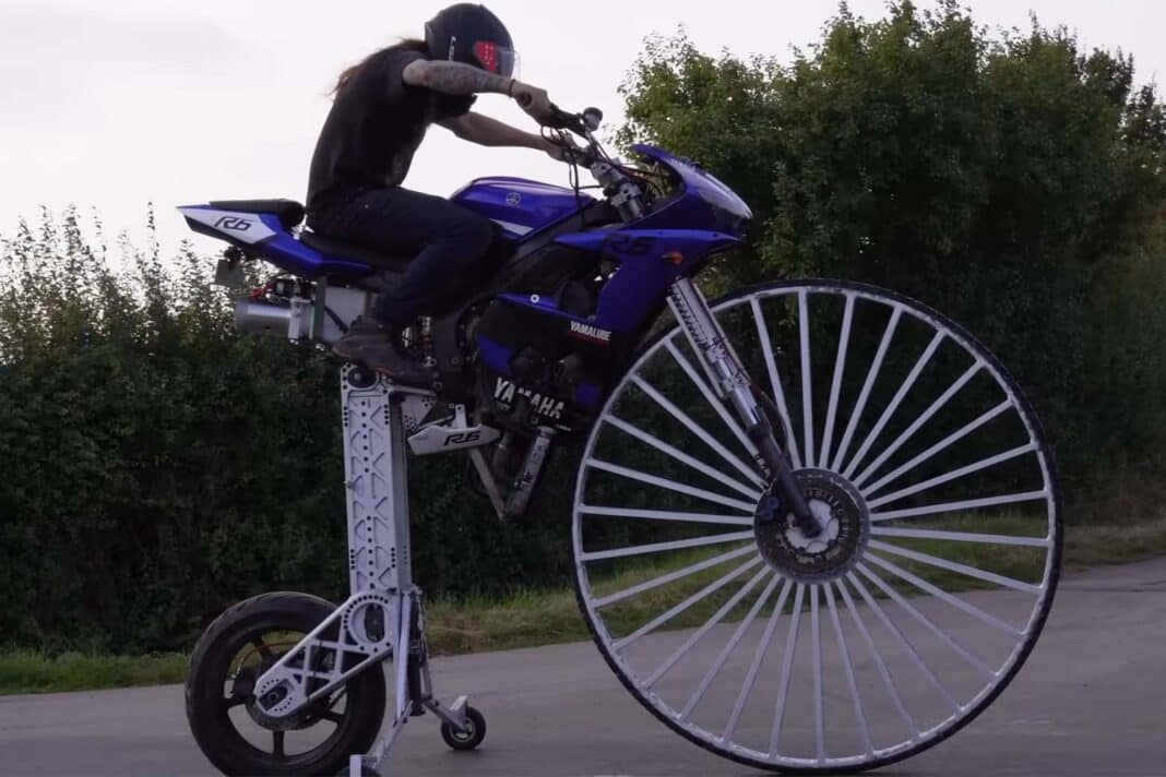 ¿Este velocípedo es la preparación más bizarra que hemos visto en mucho tiempo? ¡Sin duda!
