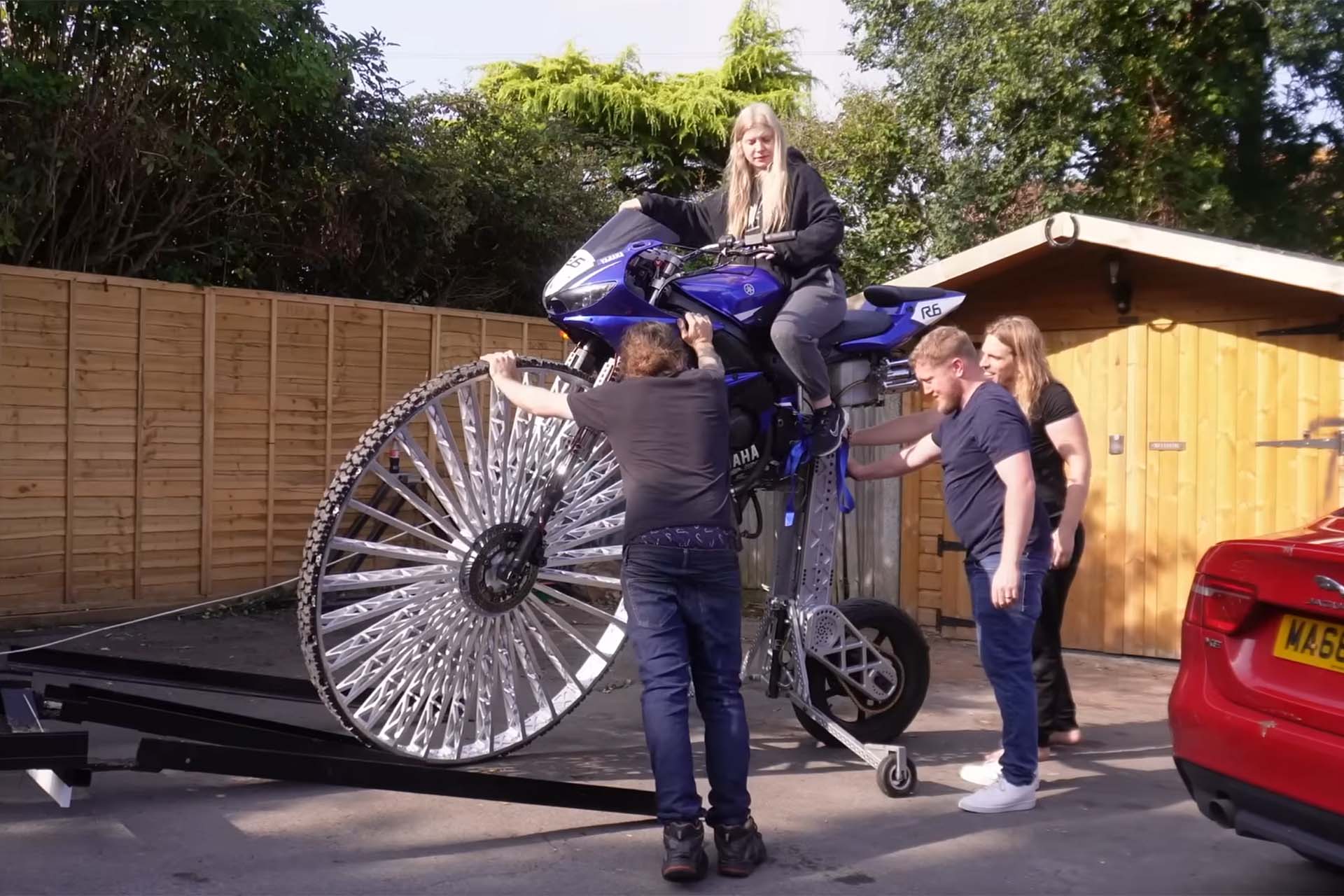 El tamaño del velocípedo R6 es descomunal